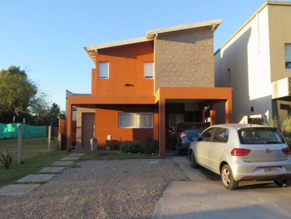 Foto Casa en Venta en Ituzaingó, Buenos Aires - U$D 265.000 - pix32652127 - BienesOnLine
